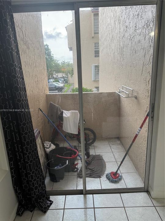 Activo con contrato: $248,000 (2 camas, 2 baños, 911 Pies cuadrados)