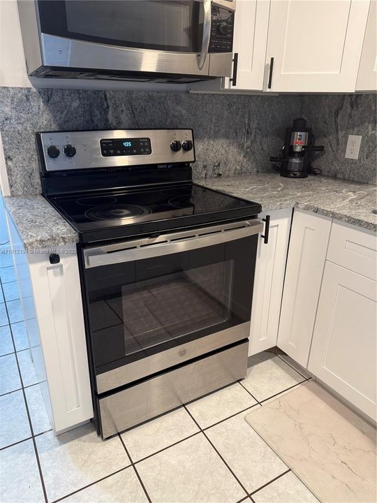 Activo con contrato: $248,000 (2 camas, 2 baños, 911 Pies cuadrados)