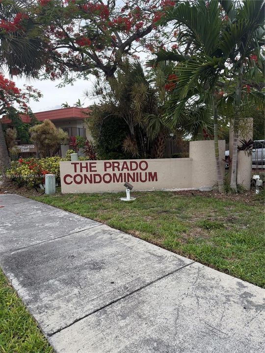 Activo con contrato: $248,000 (2 camas, 2 baños, 911 Pies cuadrados)