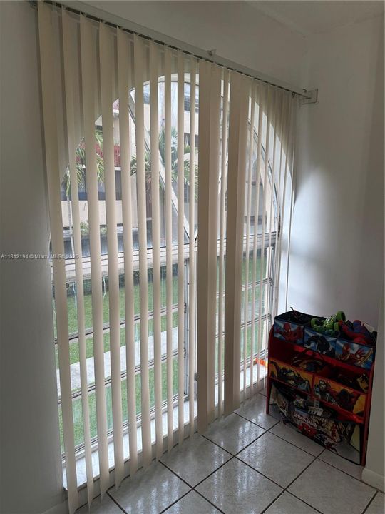 Activo con contrato: $248,000 (2 camas, 2 baños, 911 Pies cuadrados)