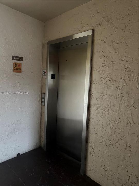 Activo con contrato: $248,000 (2 camas, 2 baños, 911 Pies cuadrados)