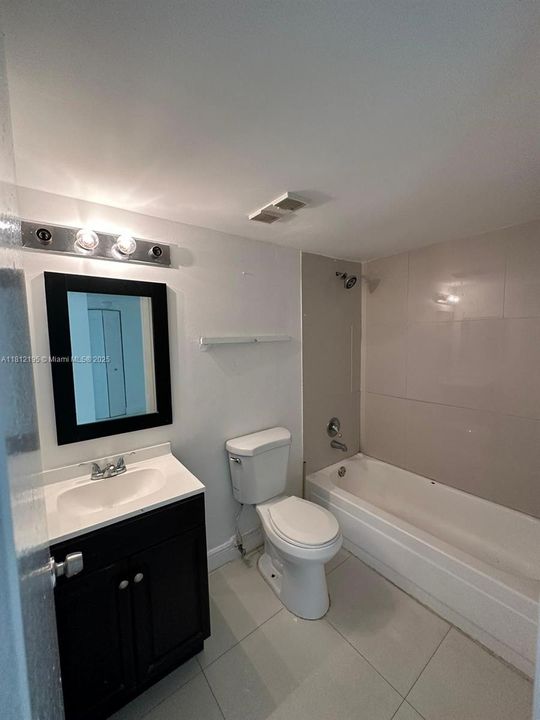 待售: $315,000 (2 贝兹, 2 浴室, 914 平方英尺)