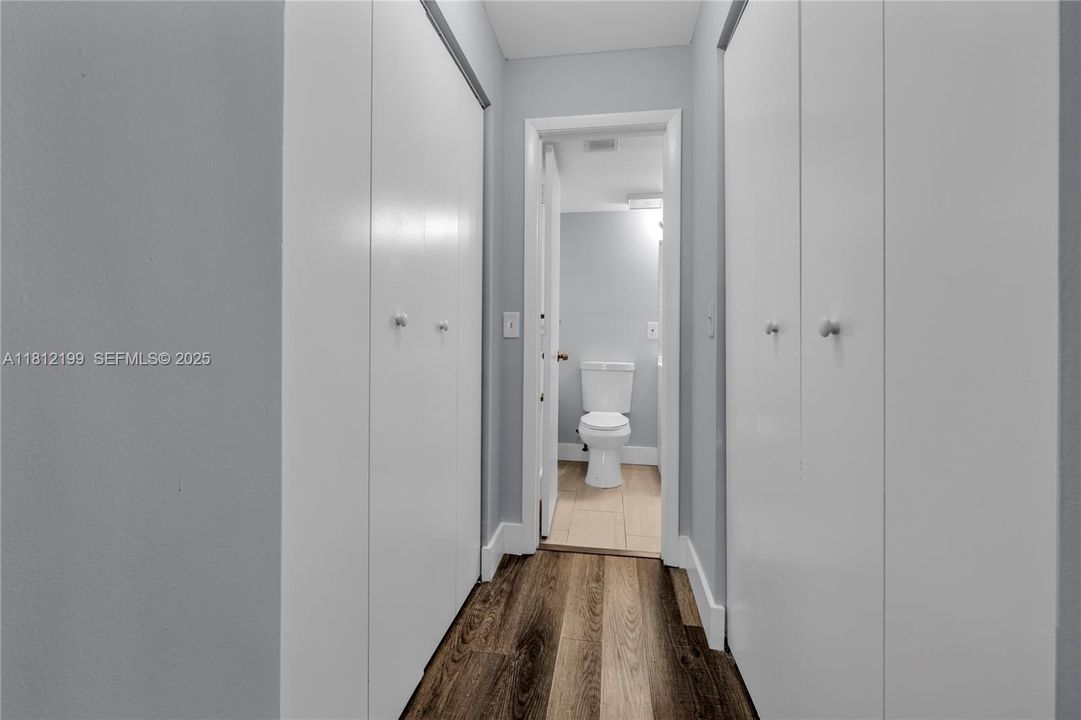 На продажу: $264,900 (2 спален, 2 ванн, 1070 Квадратных фут)