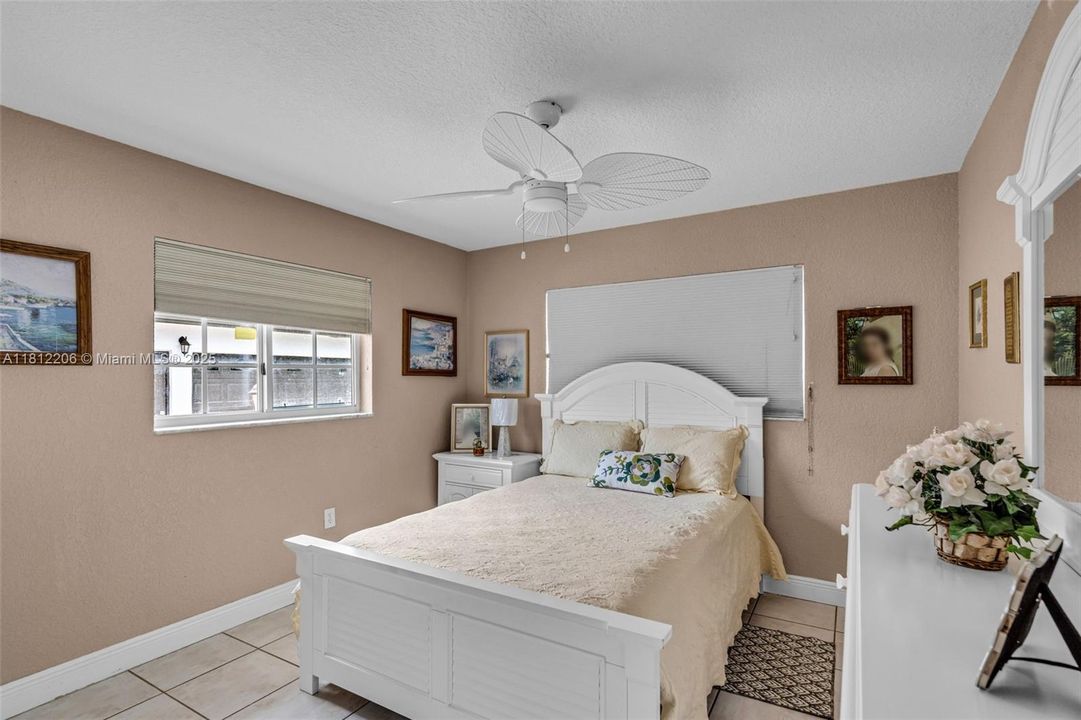 合同活跃: $1,699,000 (7 贝兹, 4 浴室, 3762 平方英尺)