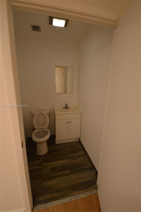 2nd floor bathroom