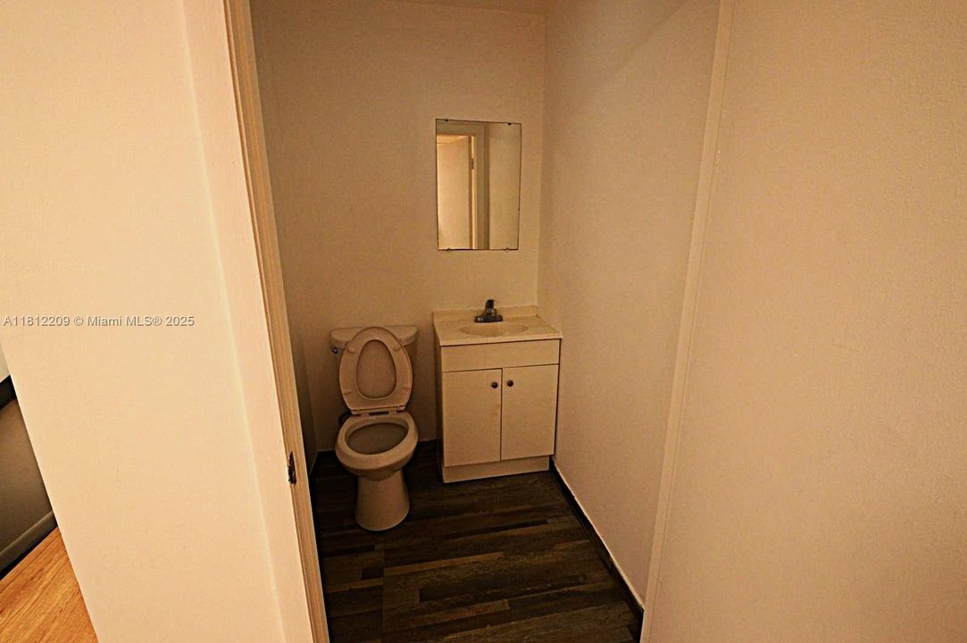 2nd floor bathroom