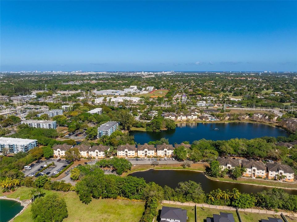 For Sale: $249,000 (2 beds, 1 baths, 749 Square Feet)