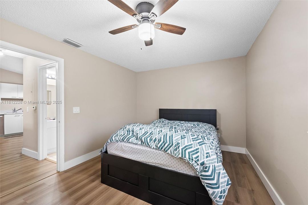 For Sale: $249,000 (2 beds, 1 baths, 749 Square Feet)