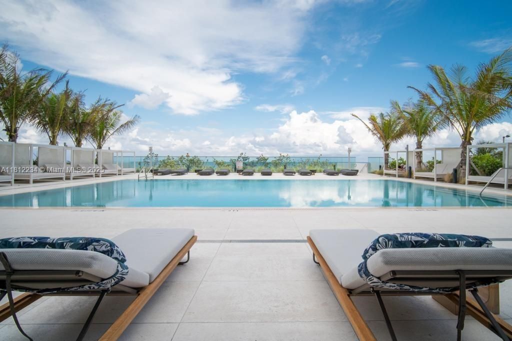 For Sale: $4,475,000 (3 beds, 3 baths, 2913 Square Feet)