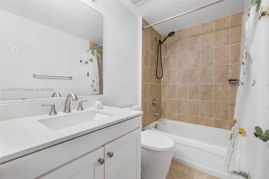 Recently Sold: $519,000 (2 beds, 2 baths, 881 Square Feet)