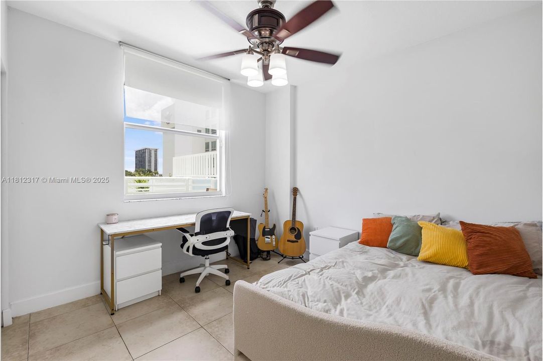 Recently Sold: $519,000 (2 beds, 2 baths, 881 Square Feet)