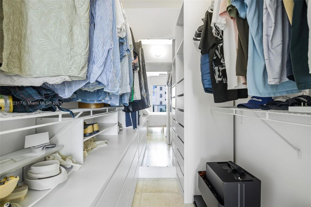 Recently Sold: $519,000 (2 beds, 2 baths, 881 Square Feet)