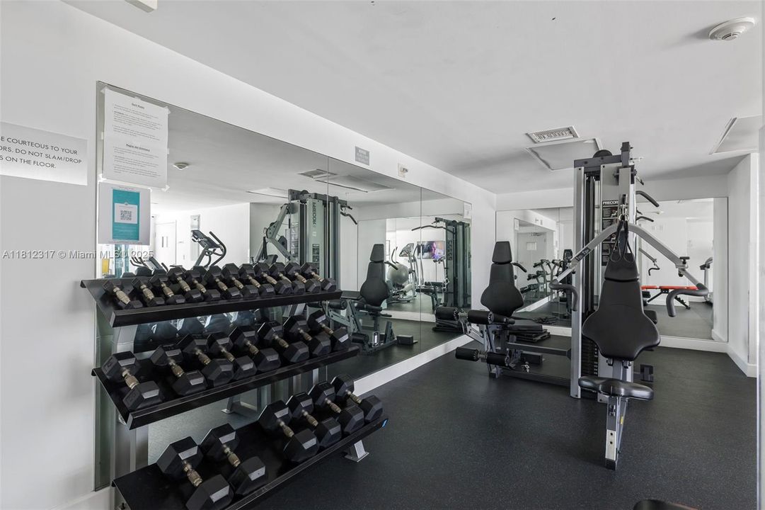 Recently Sold: $519,000 (2 beds, 2 baths, 881 Square Feet)