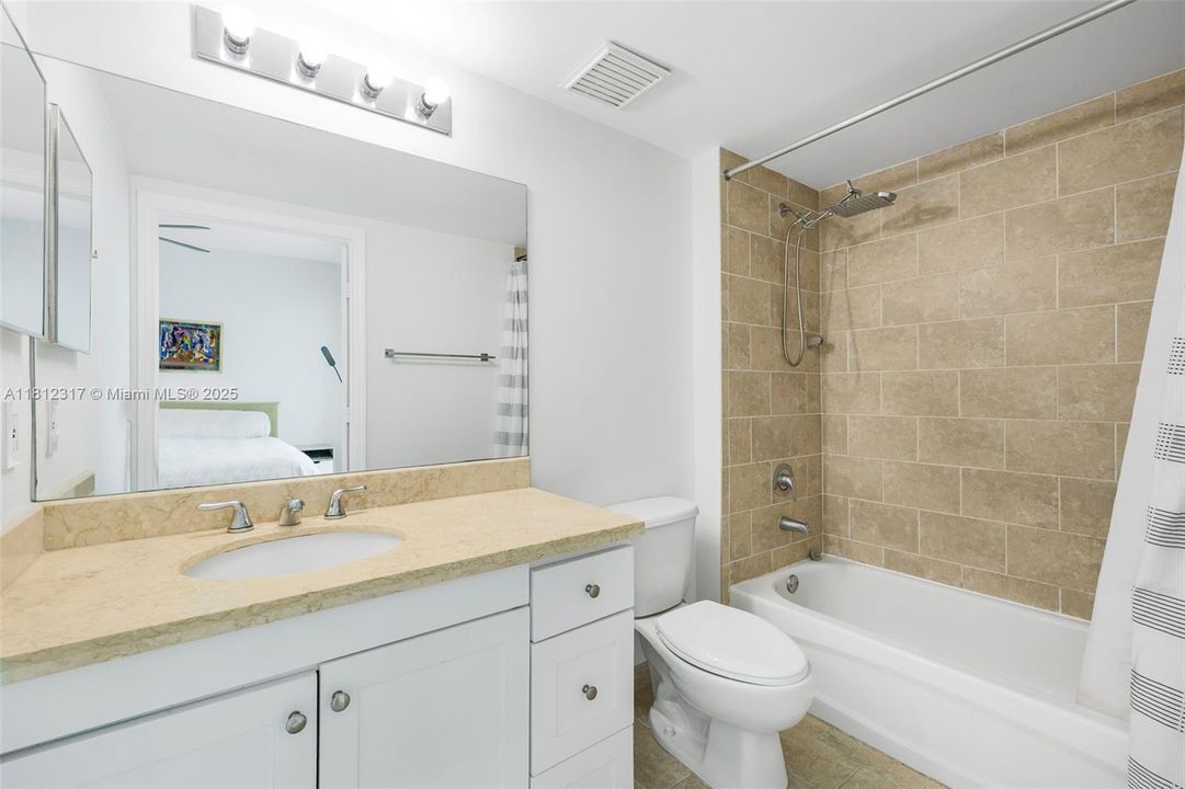 Recently Sold: $519,000 (2 beds, 2 baths, 881 Square Feet)