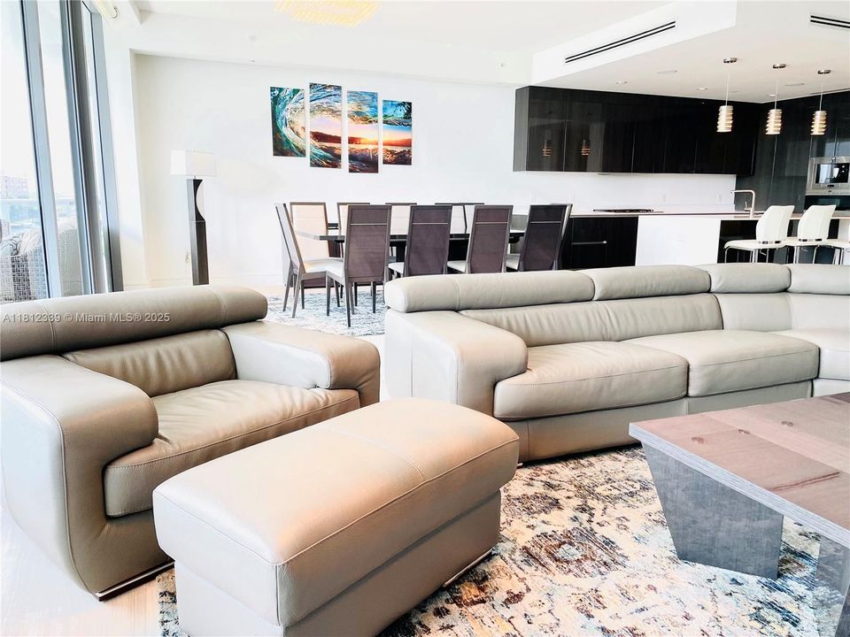 Recently Rented: $14,500 (4 beds, 4 baths, 3184 Square Feet)