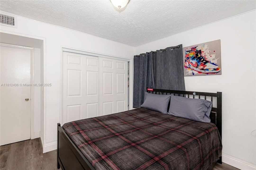 Недавно продано: $226,900 (2 спален, 1 ванн, 820 Квадратных фут)