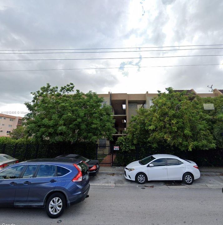 Недавно продано: $226,900 (2 спален, 1 ванн, 820 Квадратных фут)