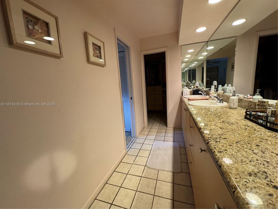 Activo con contrato: $1,495,003 (5 camas, 3 baños, 3148 Pies cuadrados)