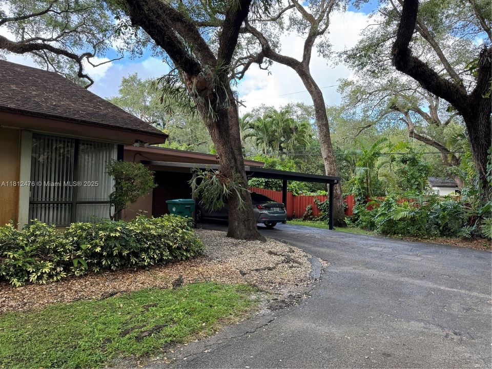 Activo con contrato: $1,495,003 (5 camas, 3 baños, 3148 Pies cuadrados)