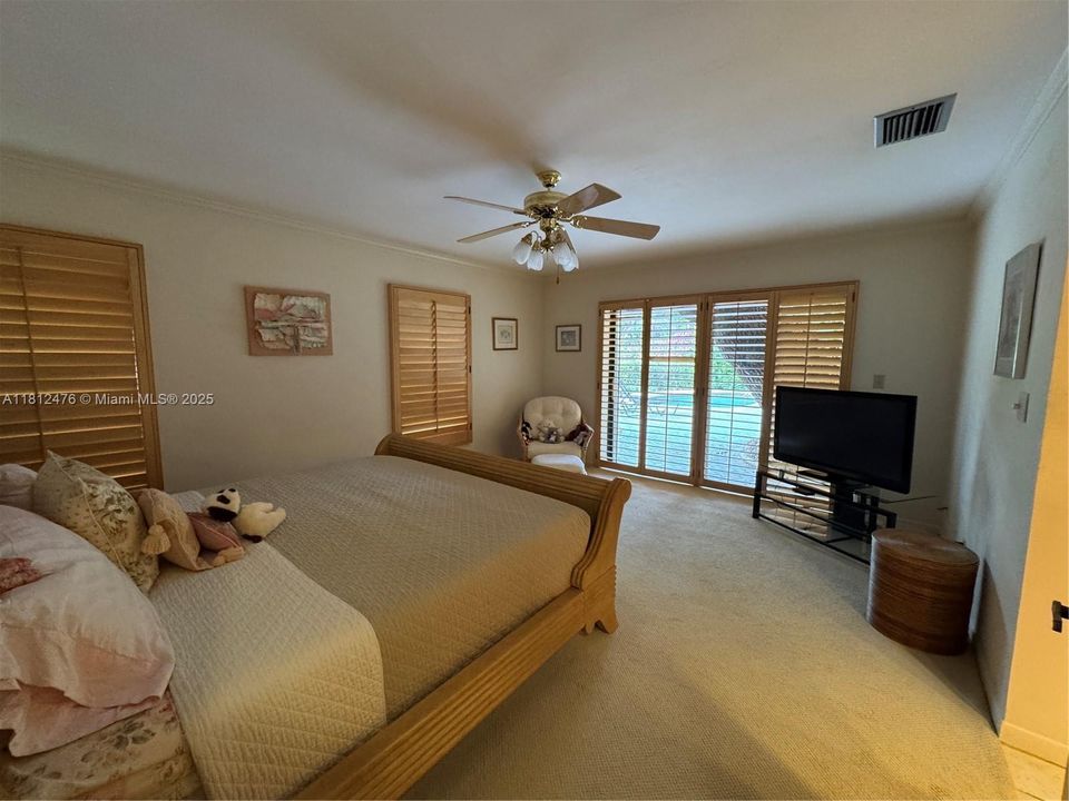 Activo con contrato: $1,495,003 (5 camas, 3 baños, 3148 Pies cuadrados)