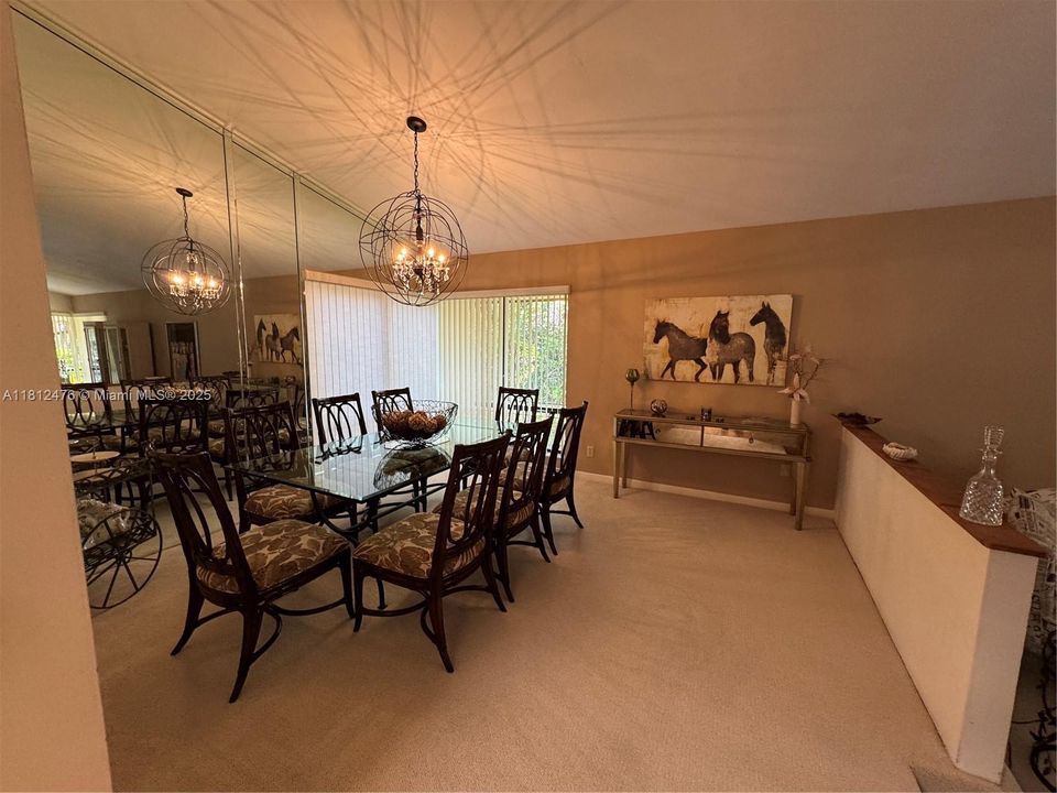 Activo con contrato: $1,495,003 (5 camas, 3 baños, 3148 Pies cuadrados)