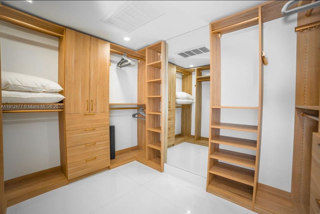 En Venta: $2,120,000 (3 camas, 3 baños, 2120 Pies cuadrados)