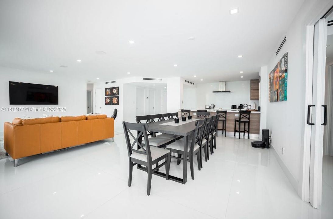 En Venta: $2,120,000 (3 camas, 3 baños, 2120 Pies cuadrados)