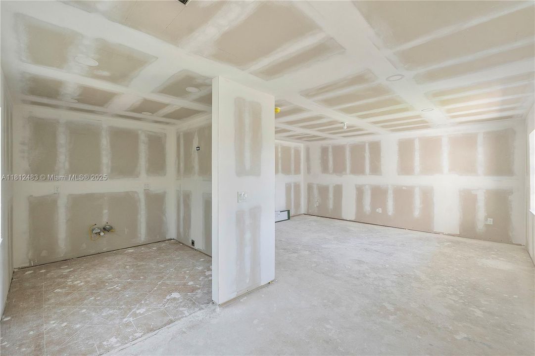 Недавно продано: $75,000 (2 спален, 2 ванн, 907 Квадратных фут)