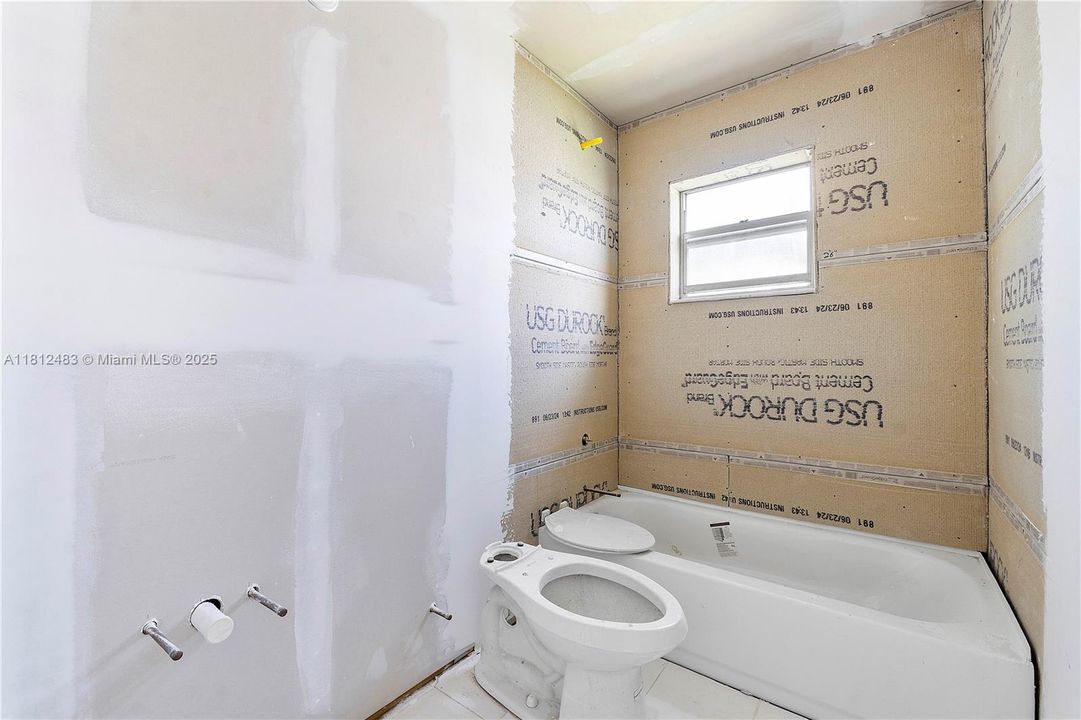 Недавно продано: $75,000 (2 спален, 2 ванн, 907 Квадратных фут)