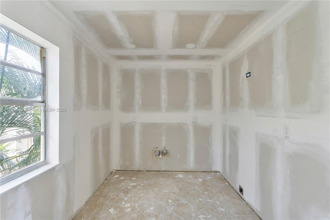 Недавно продано: $75,000 (2 спален, 2 ванн, 907 Квадратных фут)