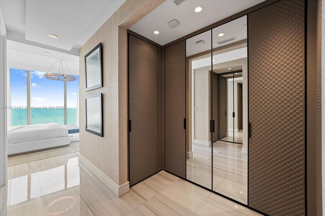 For Sale: $9,900,000 (5 beds, 7 baths, 4131 Square Feet)