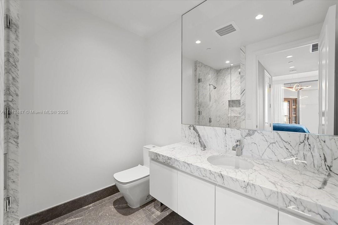 For Sale: $9,900,000 (5 beds, 7 baths, 4131 Square Feet)