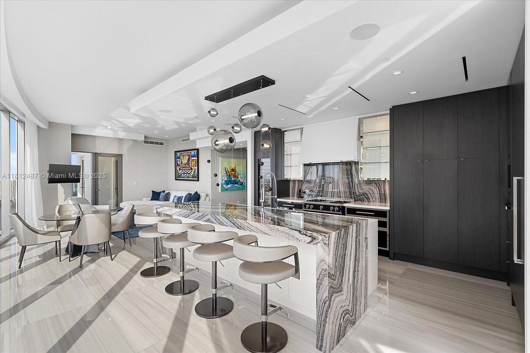 For Sale: $9,900,000 (5 beds, 7 baths, 4131 Square Feet)