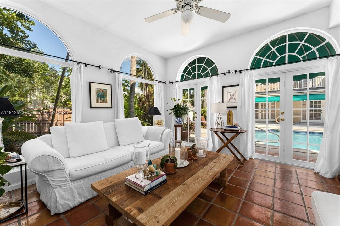 Activo con contrato: $3,180,000 (5 camas, 4 baños, 4611 Pies cuadrados)