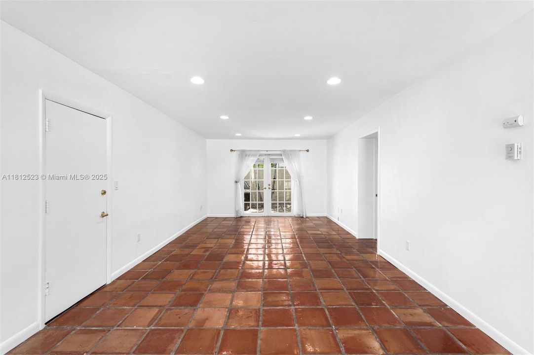 Activo con contrato: $3,180,000 (5 camas, 4 baños, 4611 Pies cuadrados)