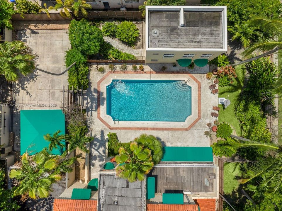 Activo con contrato: $3,180,000 (5 camas, 4 baños, 4611 Pies cuadrados)