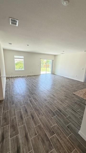 Recientemente alquilado: $2,450 (4 camas, 2 baños, 0 Pies cuadrados)