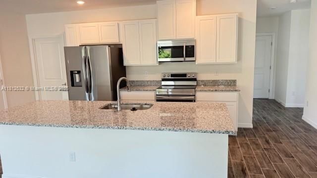 Recientemente alquilado: $2,450 (4 camas, 2 baños, 0 Pies cuadrados)