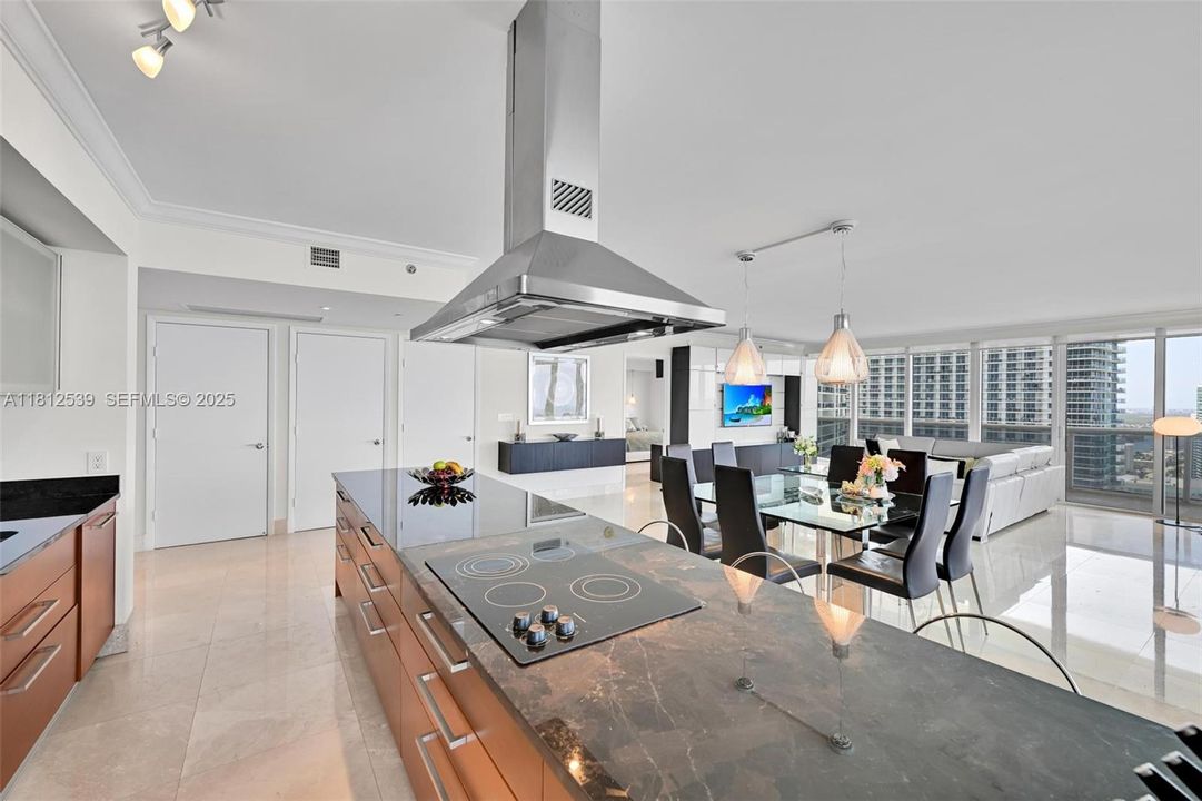 For Sale: $2,445,000 (3 beds, 3 baths, 2065 Square Feet)