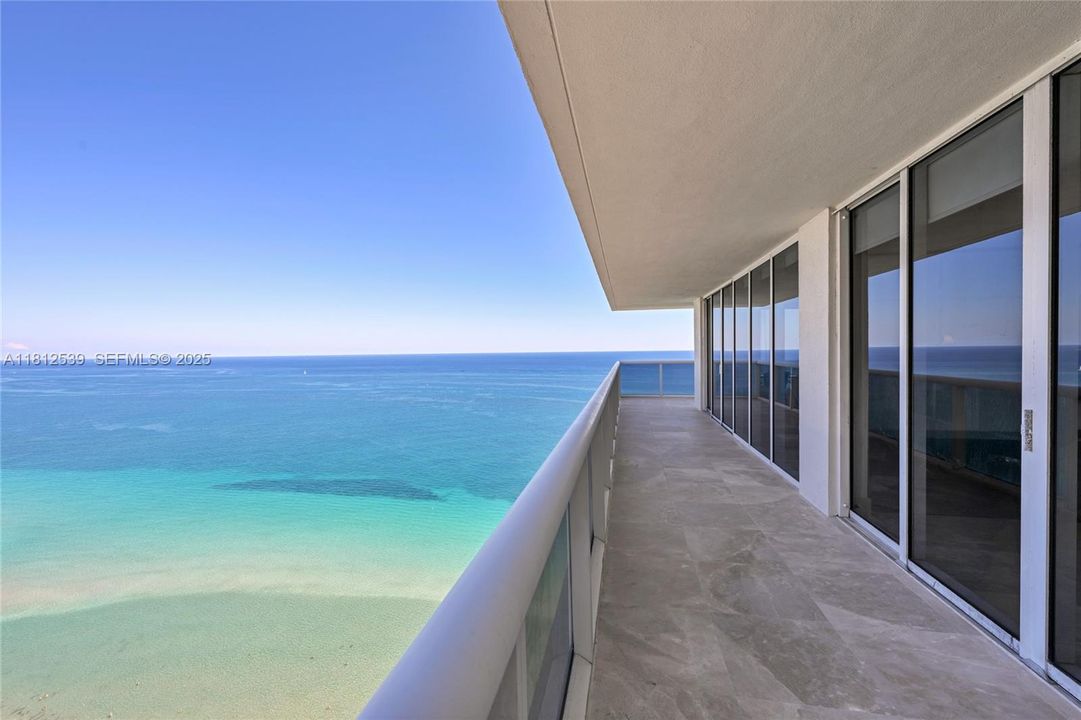 For Sale: $2,445,000 (3 beds, 3 baths, 2065 Square Feet)