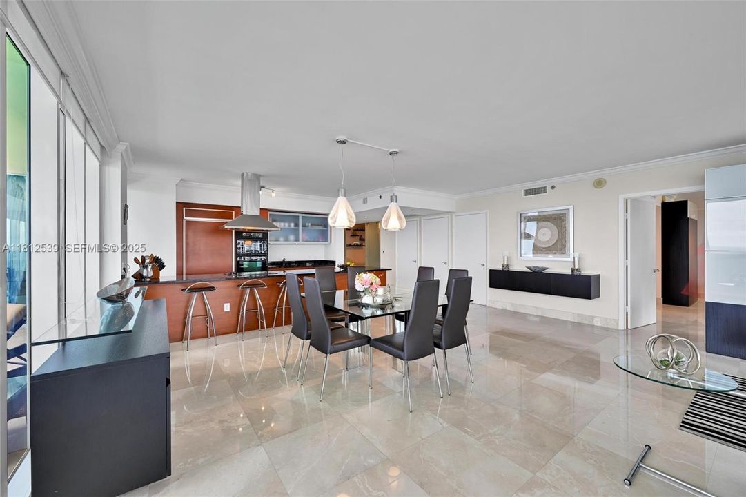 For Sale: $2,445,000 (3 beds, 3 baths, 2065 Square Feet)