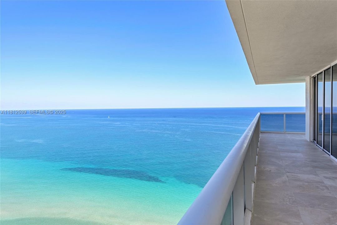 For Sale: $2,445,000 (3 beds, 3 baths, 2065 Square Feet)