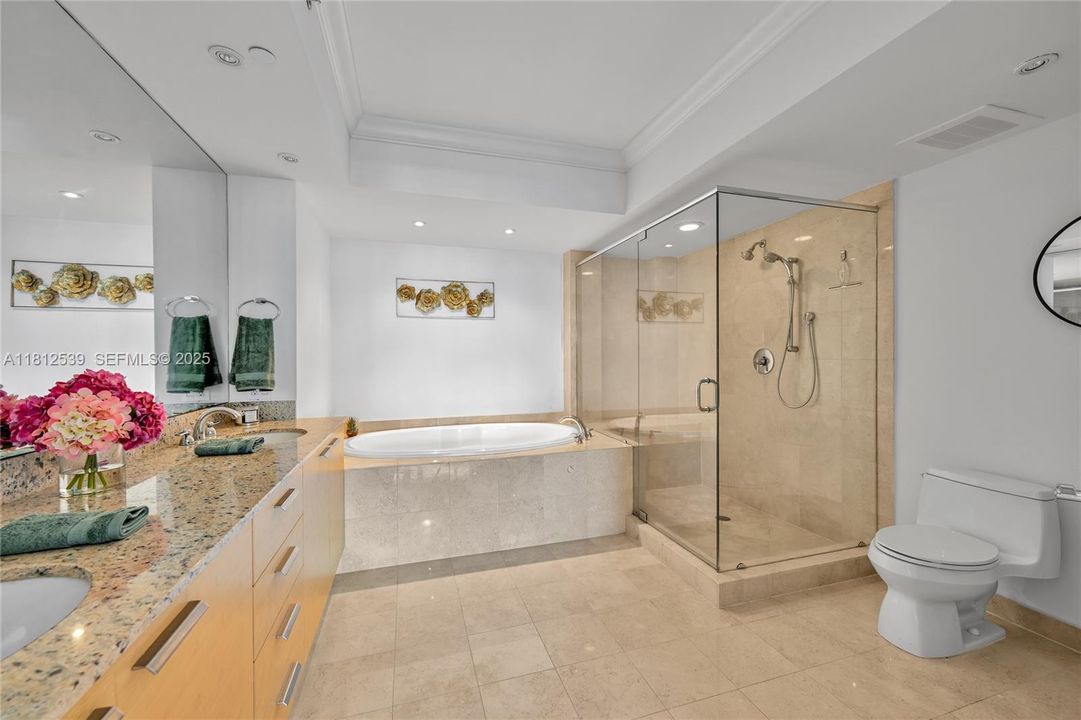 For Sale: $2,445,000 (3 beds, 3 baths, 2065 Square Feet)