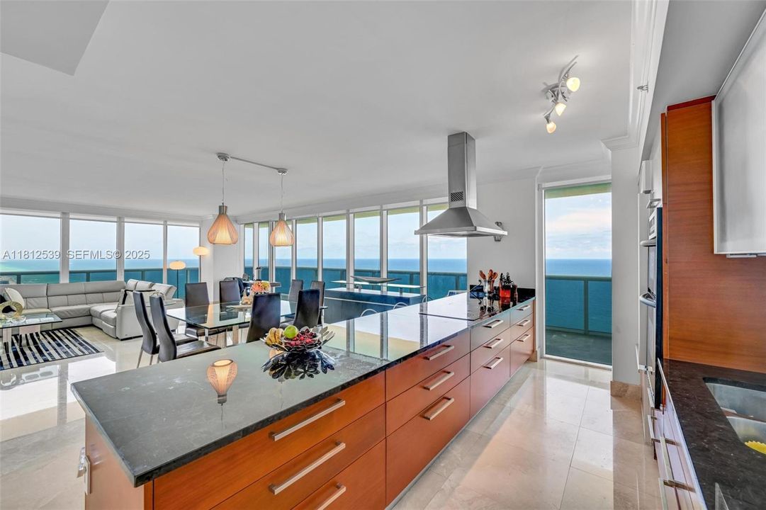 For Sale: $2,445,000 (3 beds, 3 baths, 2065 Square Feet)