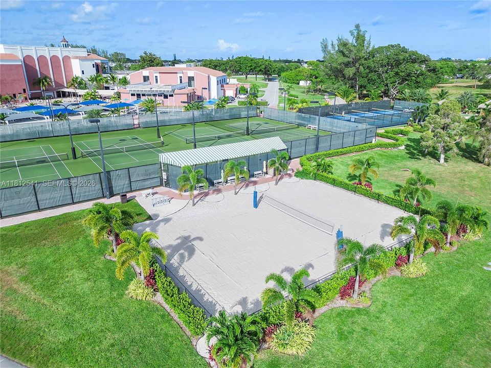 待售: $109,000 (2 贝兹, 1 浴室, 860 平方英尺)