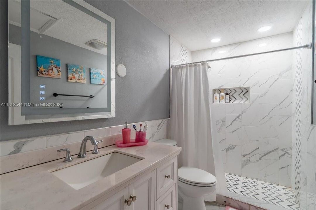 最近售出: $624,500 (5 贝兹, 4 浴室, 1492 平方英尺)