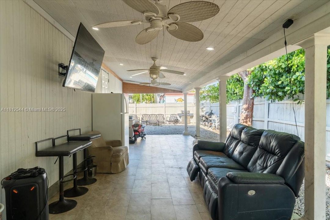 最近售出: $624,500 (5 贝兹, 4 浴室, 1492 平方英尺)