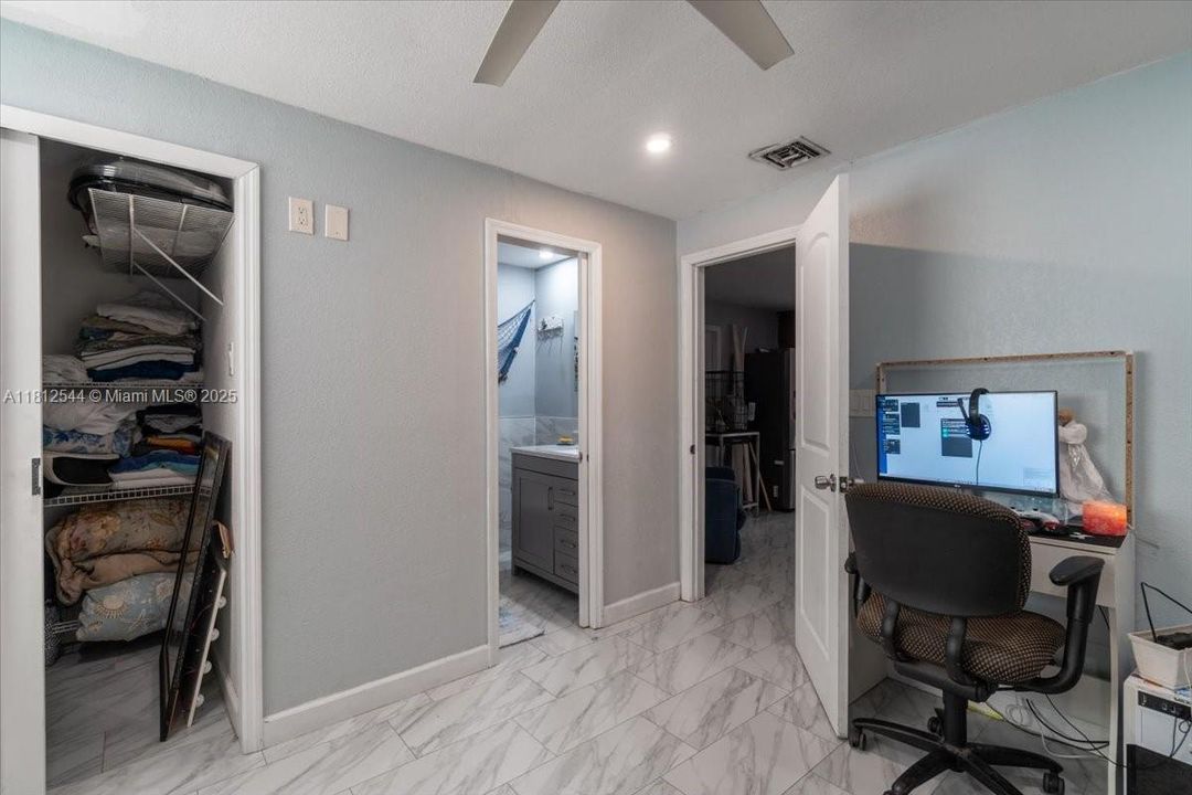 最近售出: $624,500 (5 贝兹, 4 浴室, 1492 平方英尺)