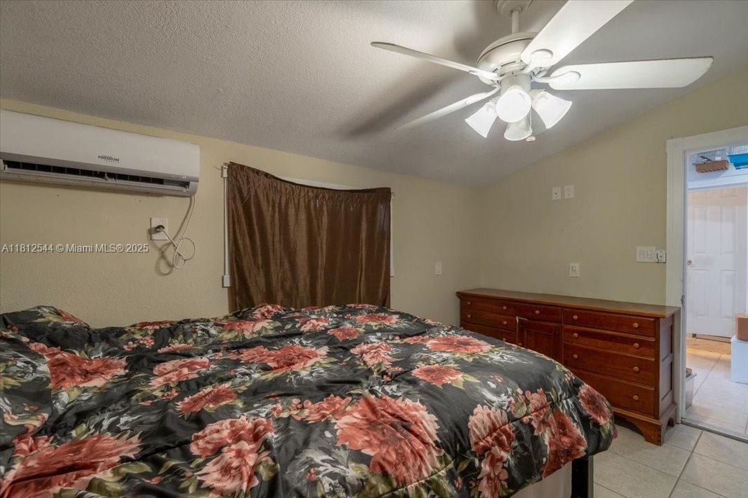 最近售出: $624,500 (5 贝兹, 4 浴室, 1492 平方英尺)