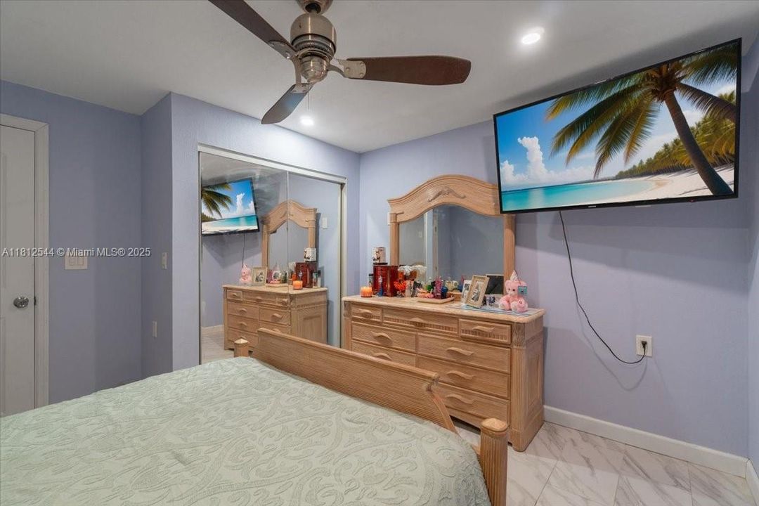 最近售出: $624,500 (5 贝兹, 4 浴室, 1492 平方英尺)